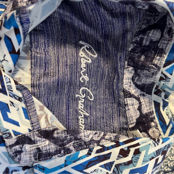 Robert Graham Dress Shirt. Size Large - Picture 3 of 3